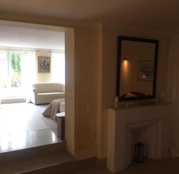 침실 2개 주택, Berliner Hof