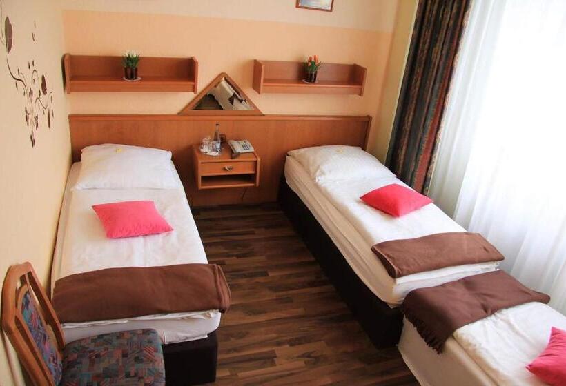 اتاق استاندارد سه نفره, Columbia