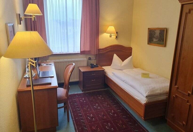 غرفة قياسية فردية, Fürstenhof