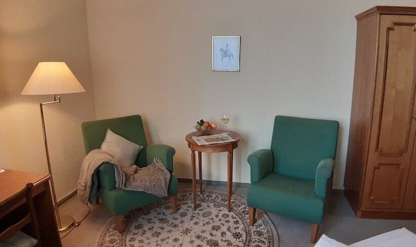 غرفة قياسية, Fürstenhof