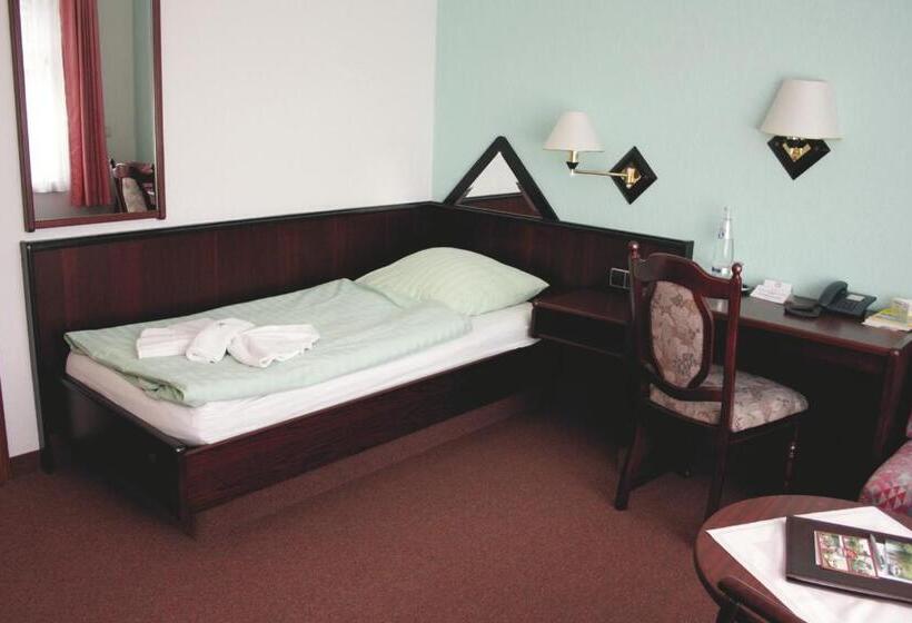 标准单人间, Heidekrug