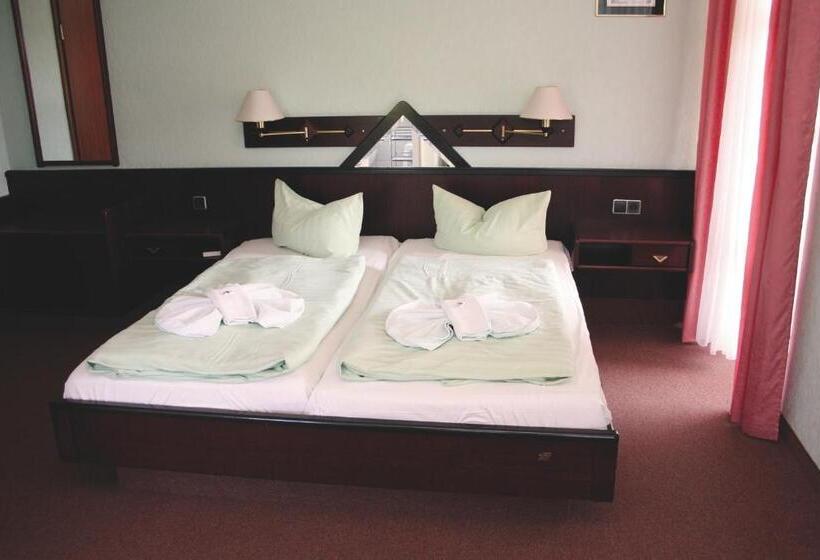 小型套房带阳台, Heidekrug