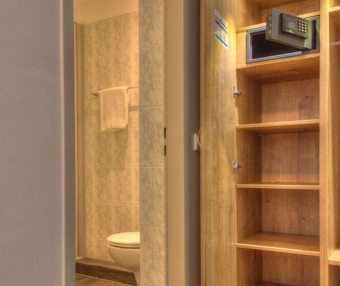 디럭스 룸, Kreuzer