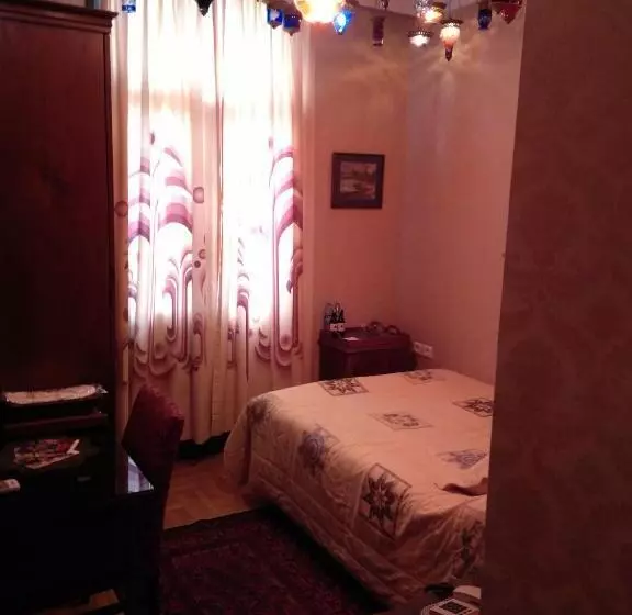 اتاق استاندارد یک نفره, Kybele