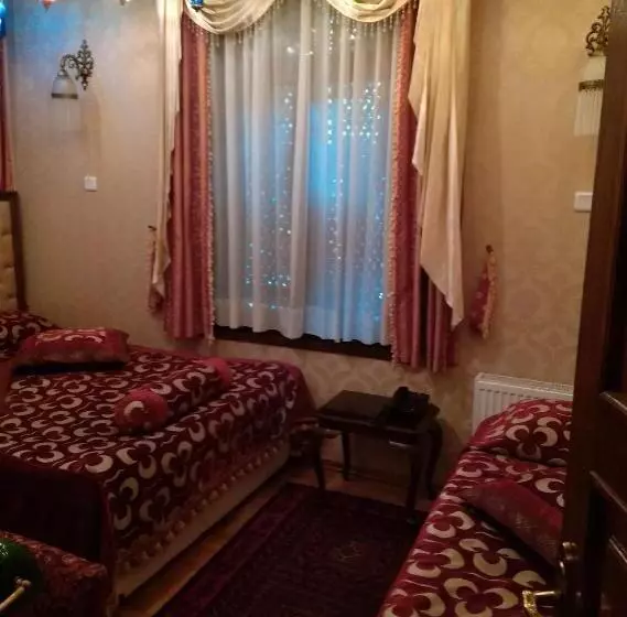 اتاق اکونومی, Kybele