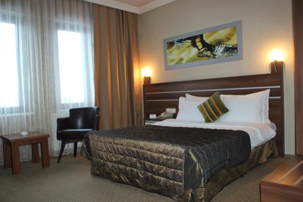 标准单人间, Lifos