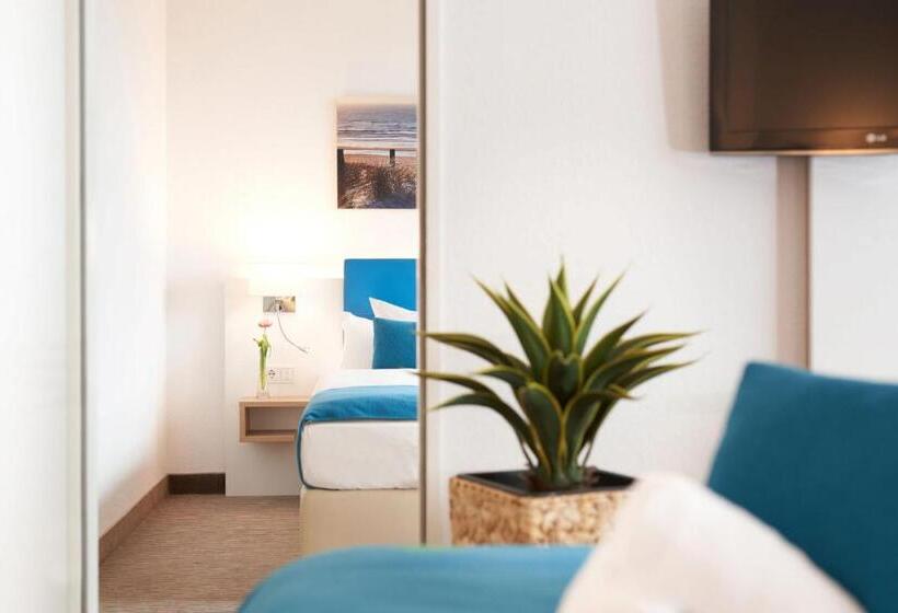 اتاق خانوادگی تودرتو, Nordraum