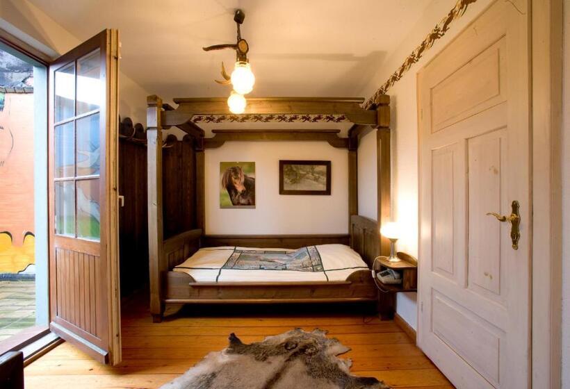 غرفة قياسية فردية, Reingard