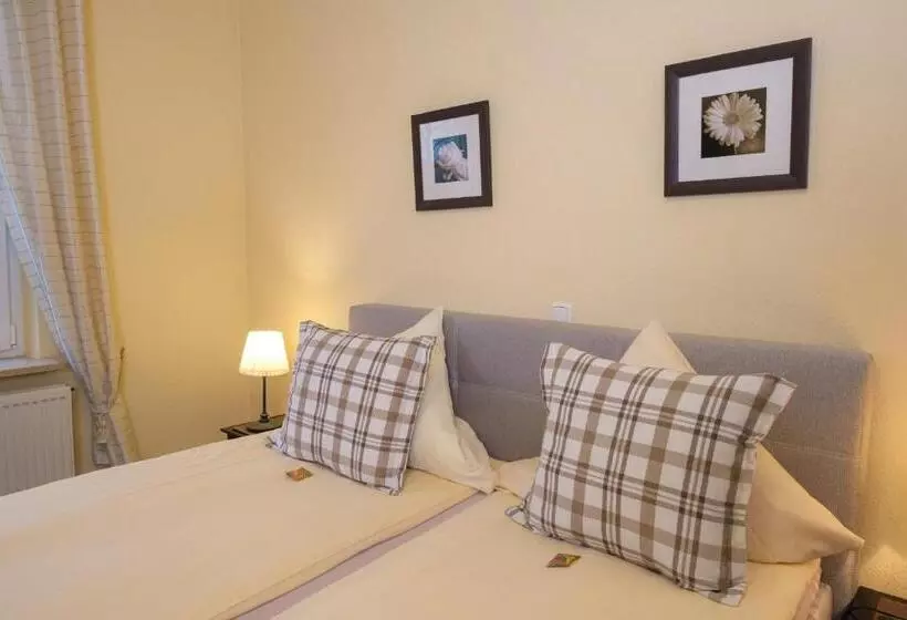 Standard Room, Restaurant Holsteiner Hof