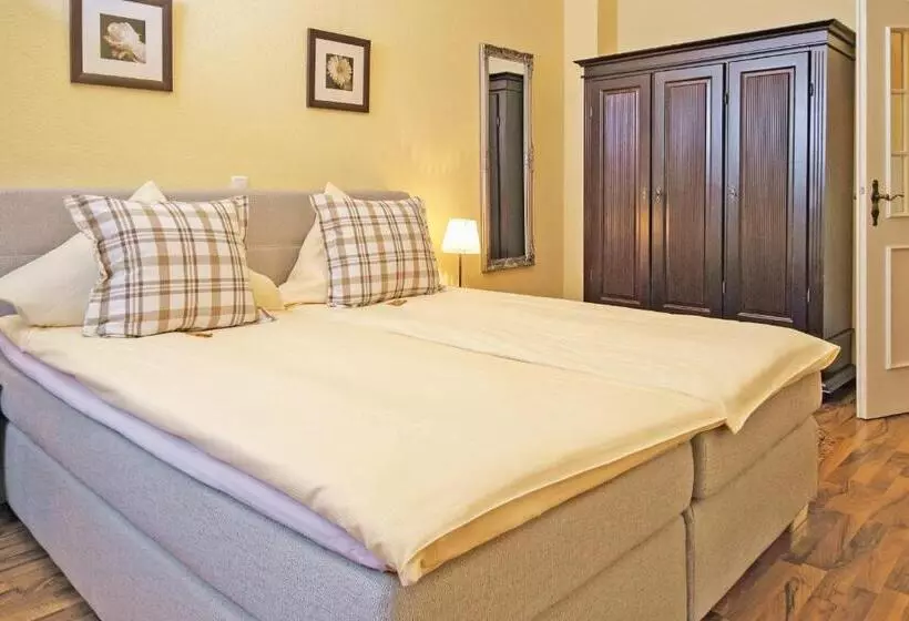 Standard Room, Restaurant Holsteiner Hof
