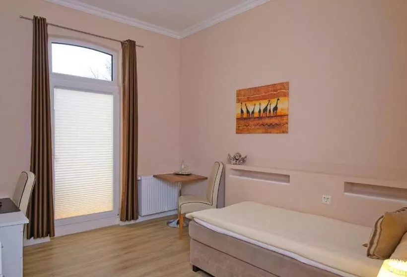 Standard Single Room, Restaurant Holsteiner Hof