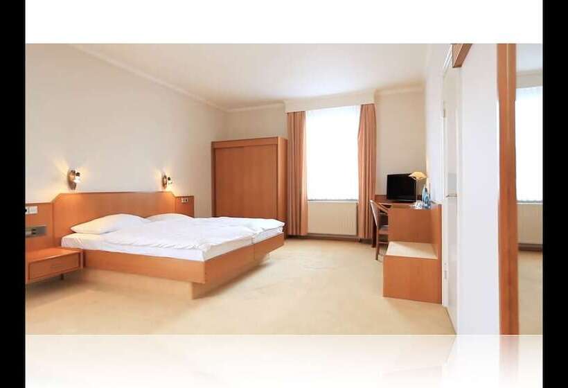 스탠다드 트리플 룸, Royal