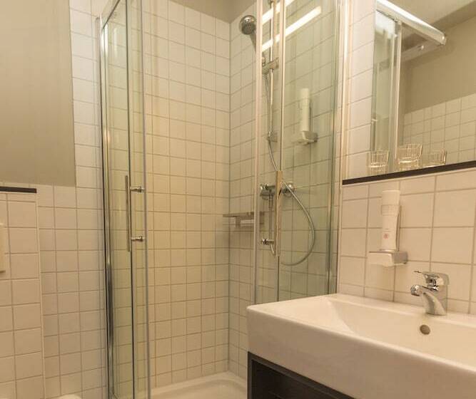 غرفة قياسية مطلّة علي البحيرة, Strandhotel Senftenberger See