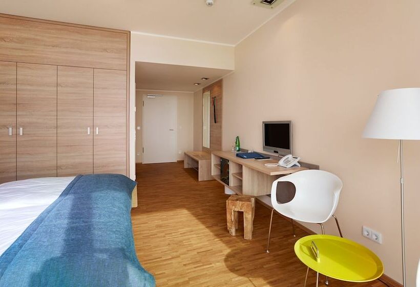 Номер Премиум Вид на Озеро, Strandhotel Senftenberger See