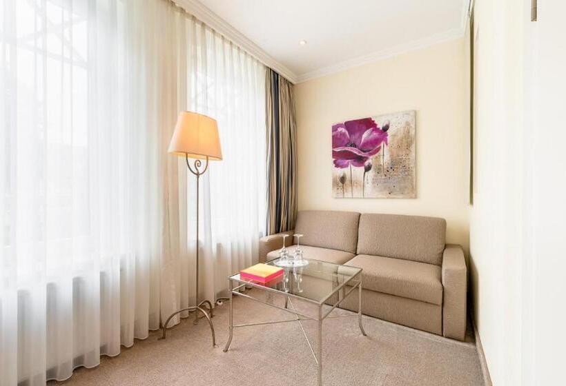 Полулюкс, Thomas Hotel Spa & Lifestyle