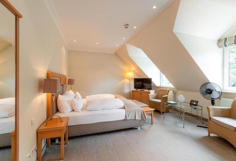 Полулюкс, Thomas Hotel Spa & Lifestyle