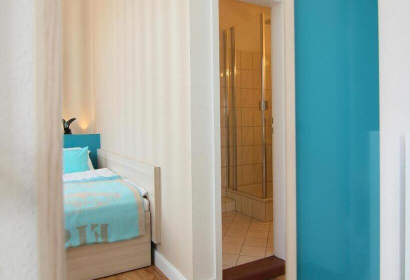 חדר סטנדרט יחיד עם מרפסת, Villa Wellenrausch   Adults Only