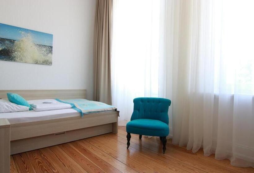 חדר סטנדרט יחיד עם מרפסת, Villa Wellenrausch   Adults Only