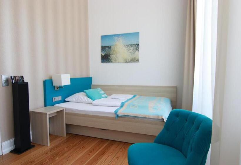 חדר סטנדרט יחיד עם מרפסת, Villa Wellenrausch   Adults Only