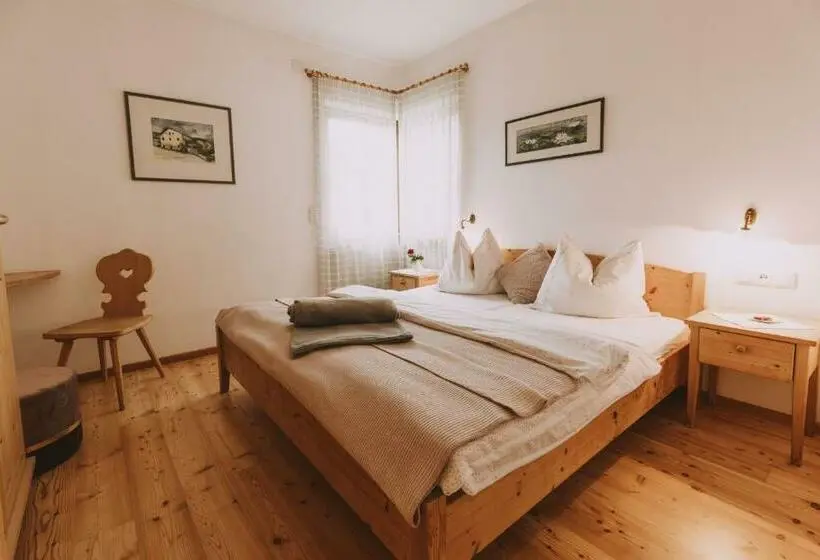 Huoneisto 1 Makuuhuone Pohjakerros, Weinberghof