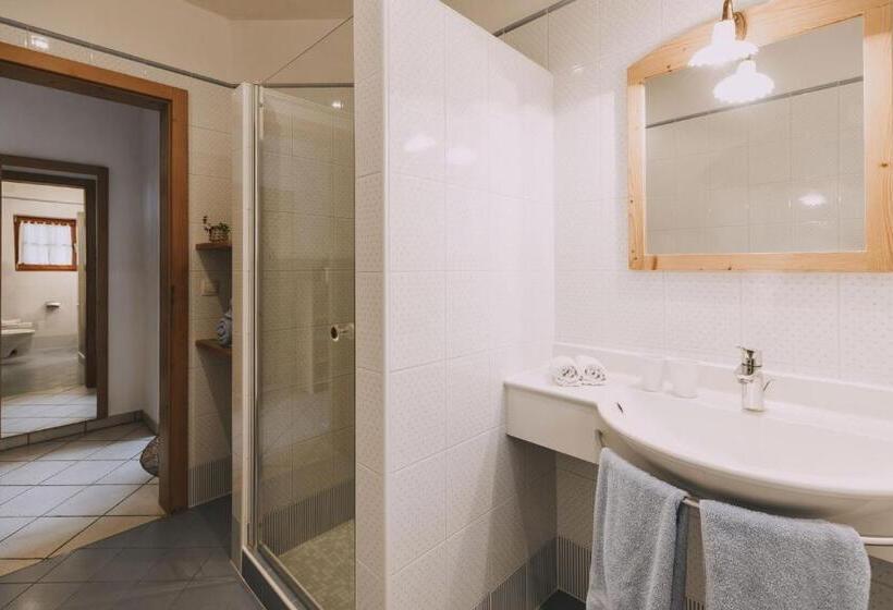 带1个卧室的带阳台的公寓, Weinberghof