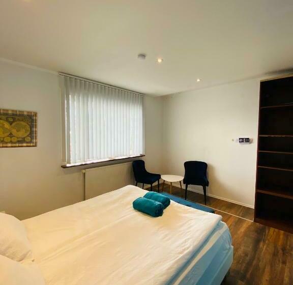 اتاق استاندارد با سرویس بهداشتی مشترک, Easy Stay