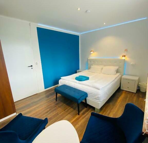 اتاق استاندارد با سرویس بهداشتی مشترک, Easy Stay