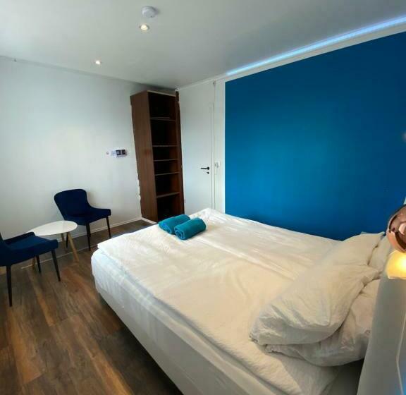 اتاق استاندارد با سرویس بهداشتی مشترک, Easy Stay