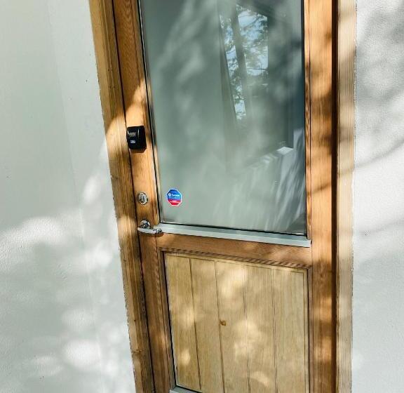 اتاق استاندارد سه نفره, Easy Stay