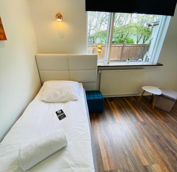 اتاق استاندارد یک تخته با سرویس بهداشتی مشترک, Easy Stay