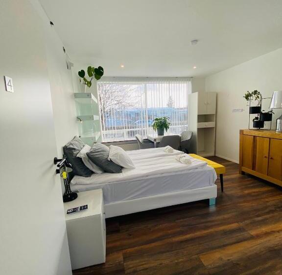 اتاق استاندارد با سرویس بهداشتی مشترک, Easy Stay