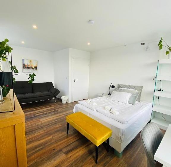 اتاق استاندارد با سرویس بهداشتی مشترک, Easy Stay