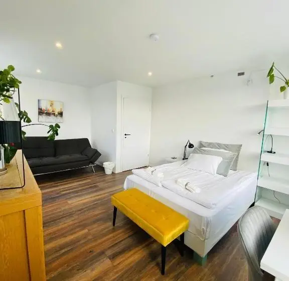 اتاق استاندارد با سرویس بهداشتی مشترک, Easy Stay