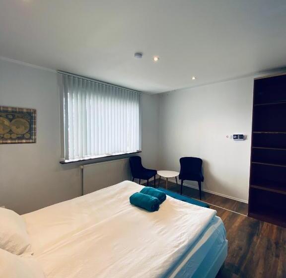 اتاق استاندارد با سرویس بهداشتی مشترک, Easy Stay