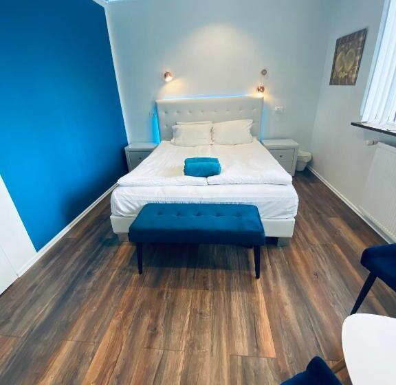 اتاق استاندارد با سرویس بهداشتی مشترک, Easy Stay