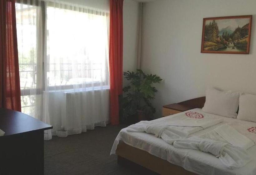 חדר סטנדרט לשלושה, Ivet Guest House