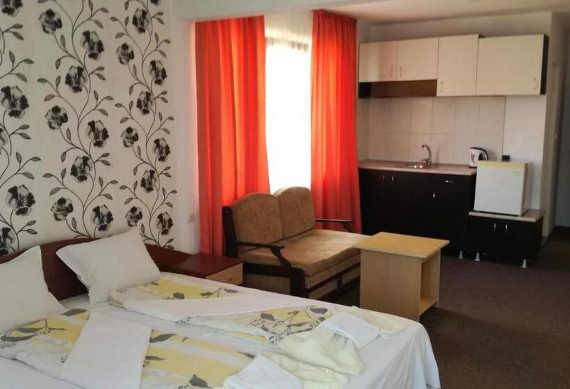 ガーデンビューファミリールーム, Ivet Guest House