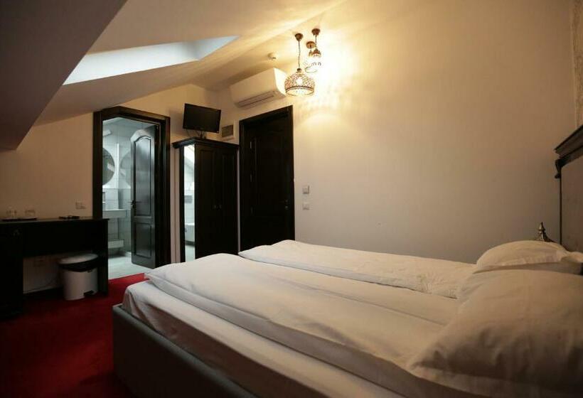 Номер Стандарт, Casa Domnească Cacica