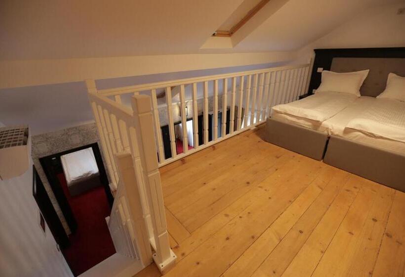 Люкс 2 Спальни, Casa Domnească Cacica