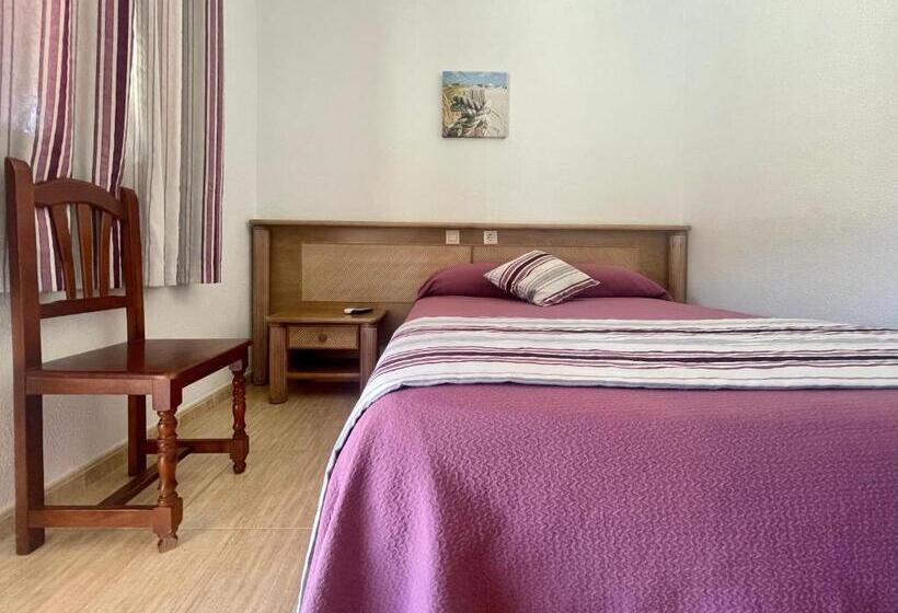 스탠다드 룸, Hostal Noli