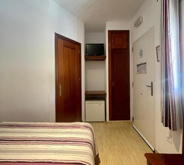 스탠다드 룸, Hostal Noli