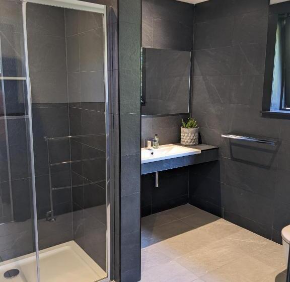 اتاق استاندارد, Ronachan