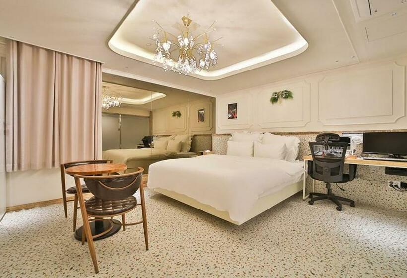 디럭스 룸, Daegu February Hotel Dongdaegustation