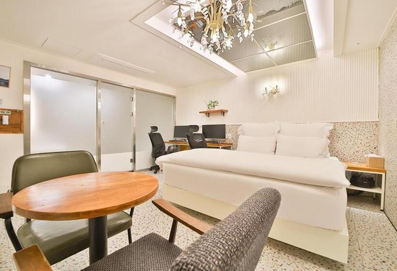 스위트, Daegu February Hotel Dongdaegustation