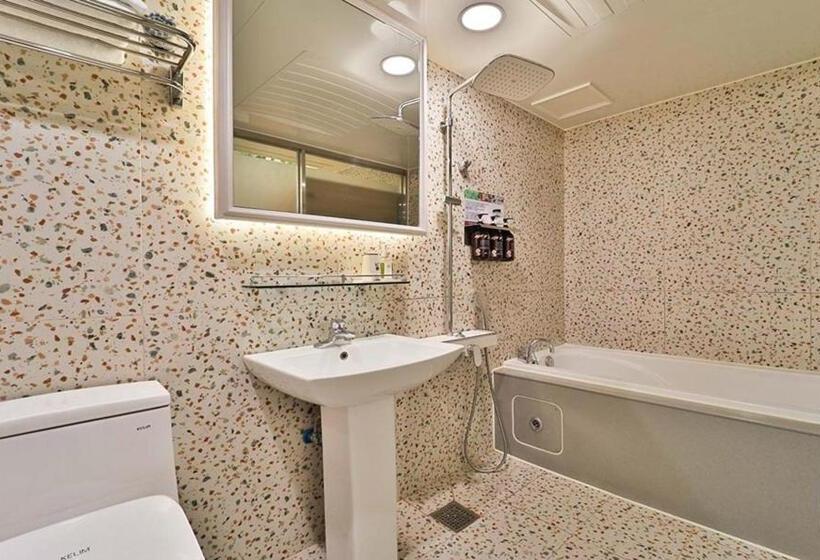 스위트, Daegu February Hotel Dongdaegustation