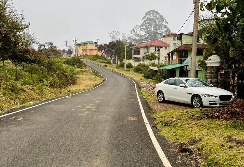 デラックススイート, Lakshmi Illam Guesthouse For Families Only