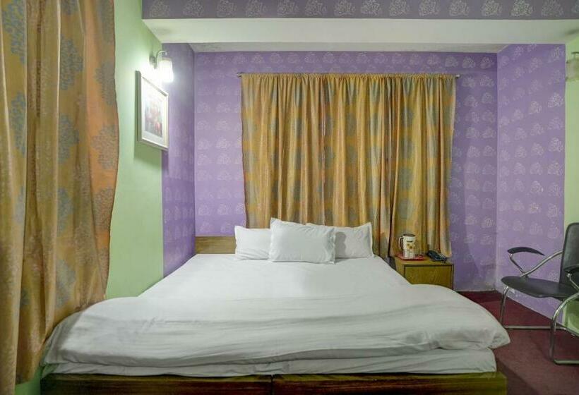 חדר דלוקס לשלושה, Twins Peak