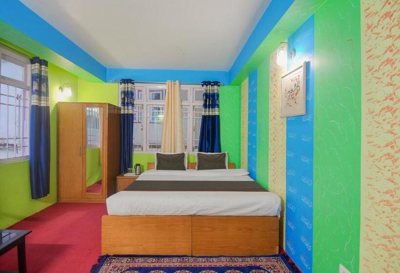 חדר דלוקס לשלושה, Twins Peak