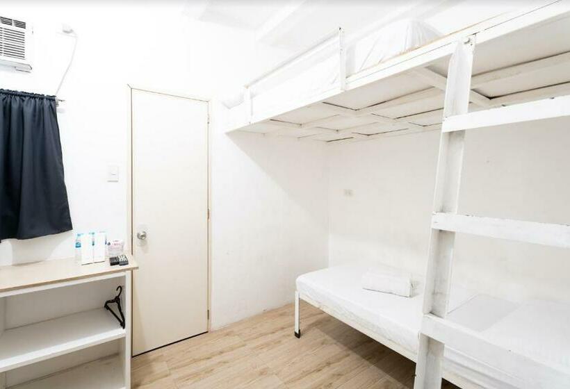 Basic Kolmen Hengen Huone, Pasay Centrale