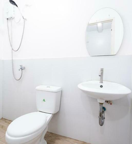 Basic Kolmen Hengen Huone, Pasay Centrale